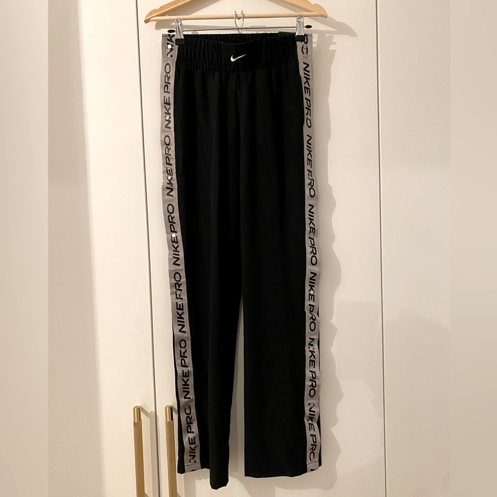 Nike Pro Loose Fit Track Pants